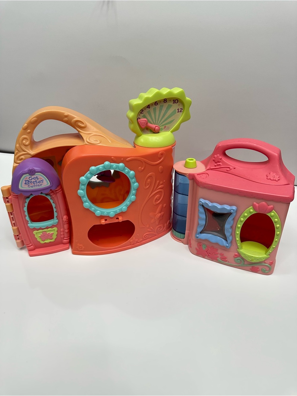 Littlest Pet Shop Get Better Center + playset